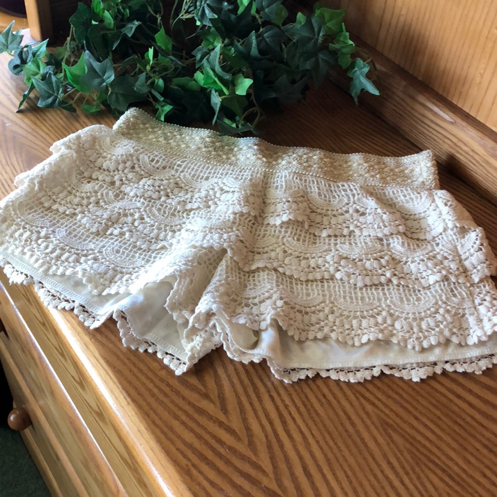 Crochet Shorts-Cream size M